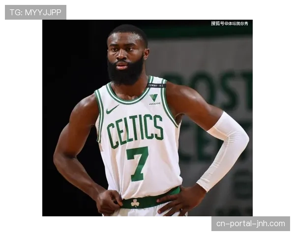 伤病速报：曼联官方确认核心后卫将因脚踝韧带损伤赛季报销